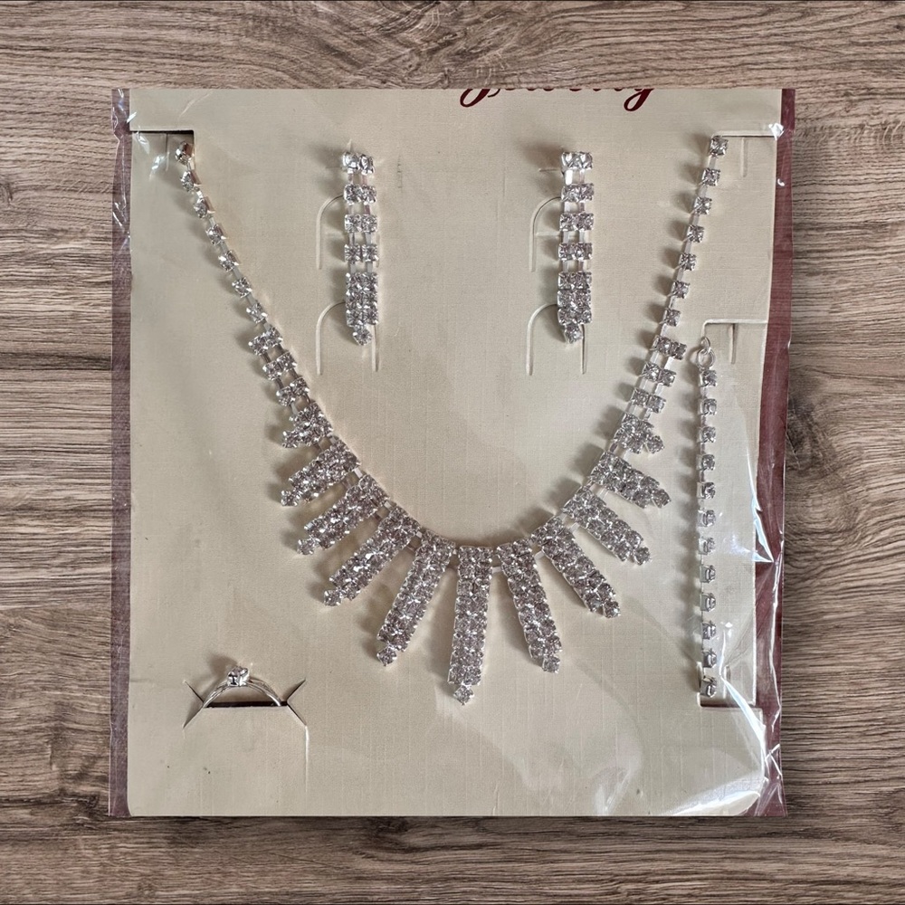 Elegant Silver Jewelry Set